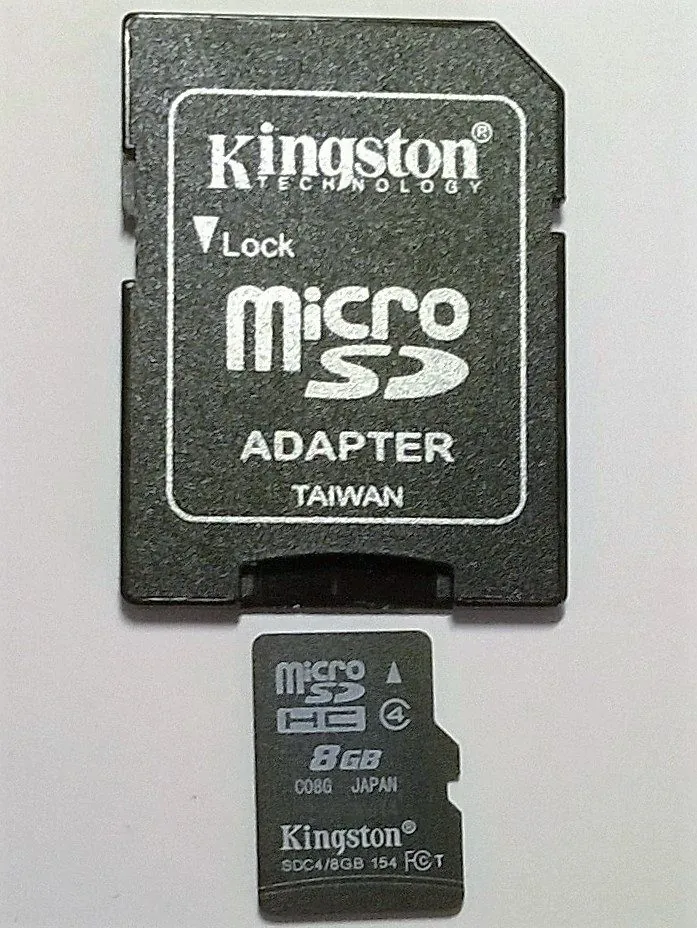 Foto kartu microSD Kingston, contoh memori penyimpanan eksternal untuk HP