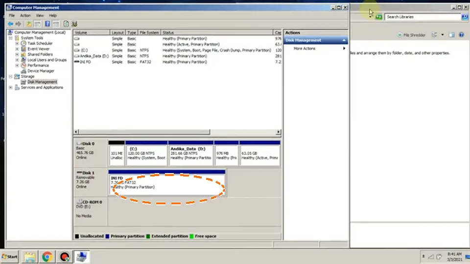 Jendela Disk Management yang menampilkan flashdisk sebagai Disk 1 Removable
